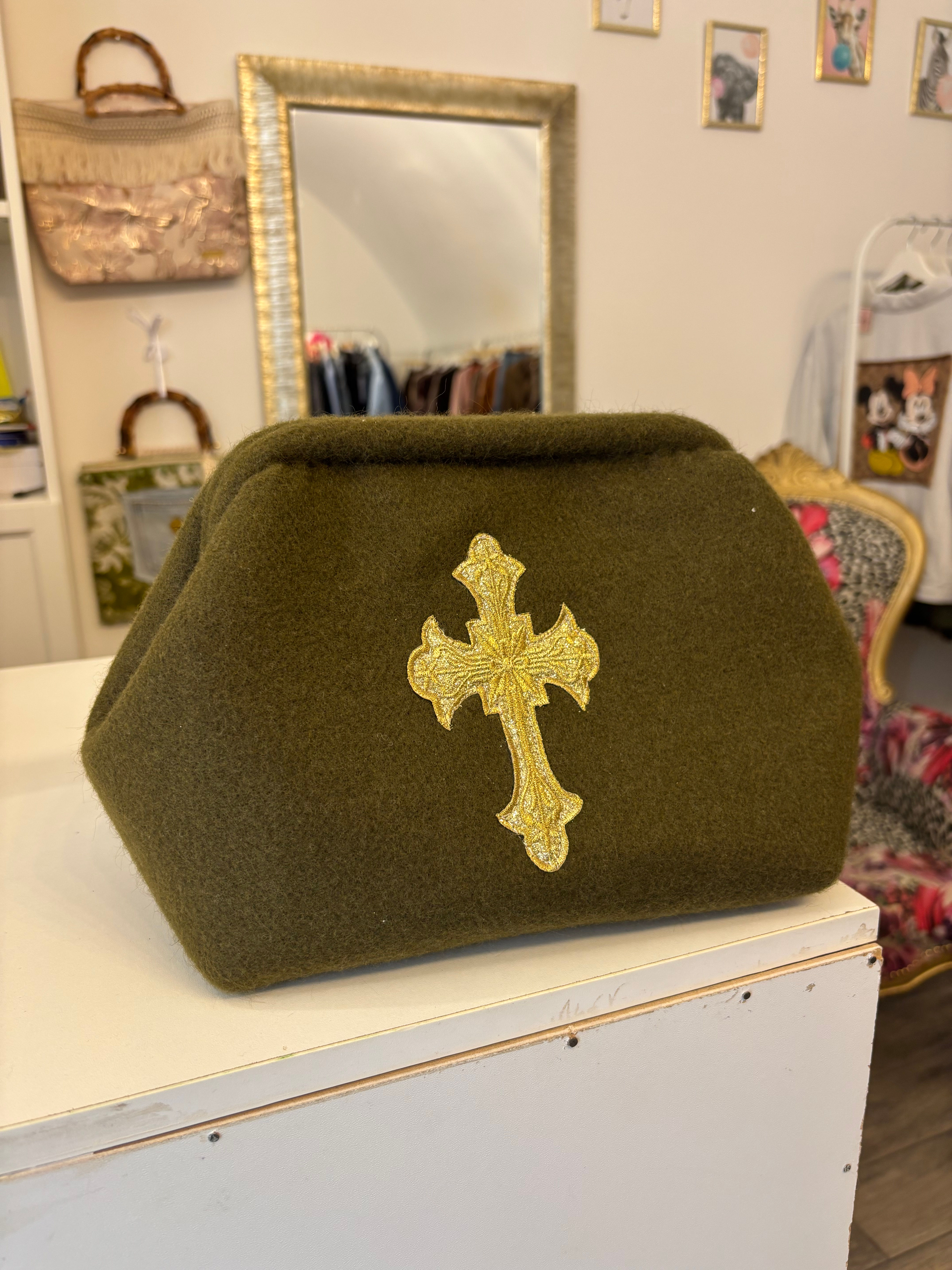 Clutch Green