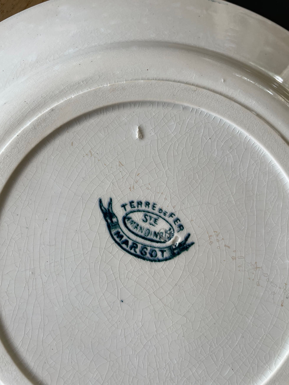 Miniature : Assiette plate Terre de fer « Margot »