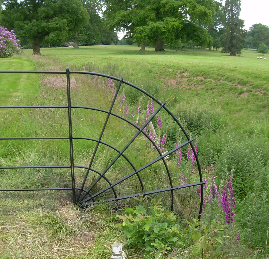 Bespoke Fencing Britannia Estate Fencing