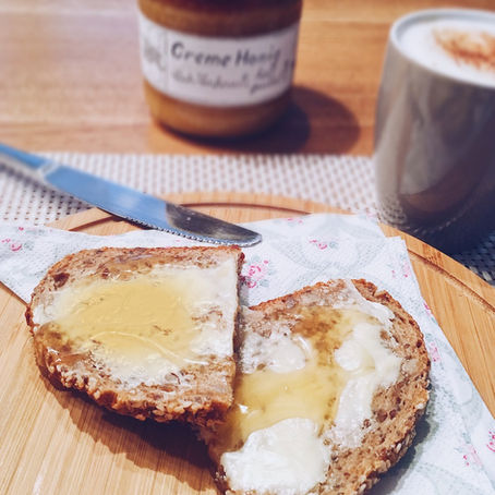 ZUCKER vs. HONIG - ist Honig wirklich gesünder? | Ernährungstraining