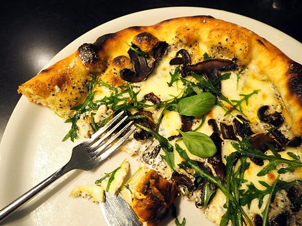 unapizzeria_sieni-tryffelipizza.jpg