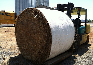 DEMNA_Balewrap_Tractor.jpg