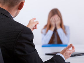 Funcionária que fez curso durante licença médica tem justa causa confirmada.