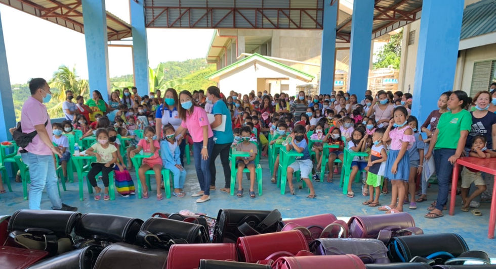 NPO法人JIYUセブ島へランドセル寄付