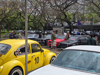 Encontro de Clássicos Resiste à Chuva e Celebra o Dia da Mãe