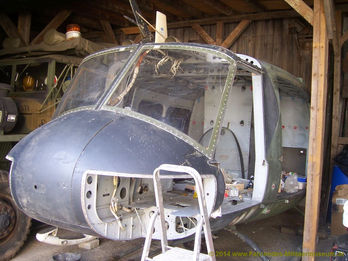 Bell-UH-1 Rohgerüst in der Werkstatt