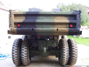 Dumper M817 Heckansicht
