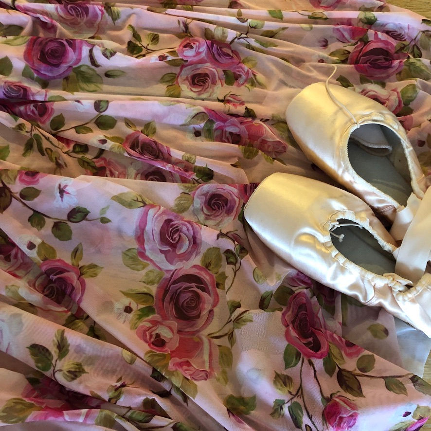 Thumbnail: Rose Mesh Swish