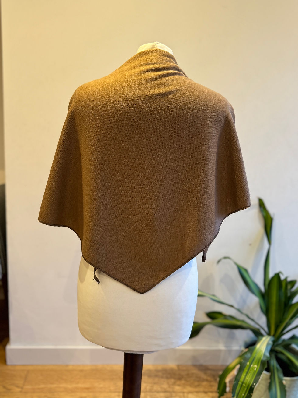 Thumbnail: Caramel - Snug Triangle Wrap