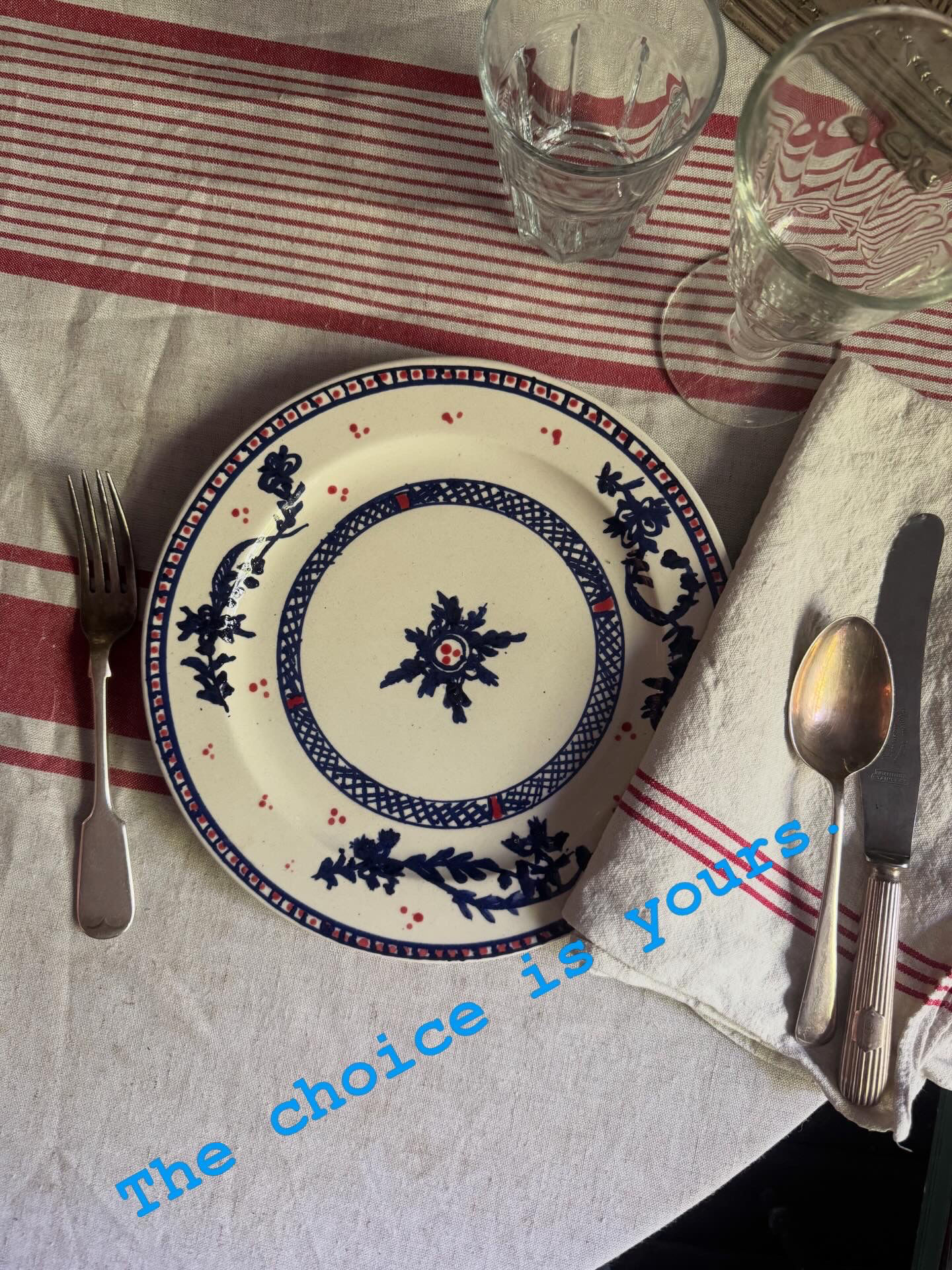 Sybil dinner plate red