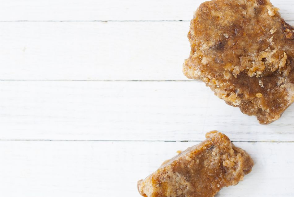 5 Ways Organic African Black Soap Benefits the Skin