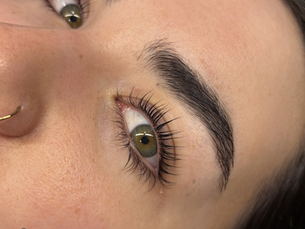Lash Lift vs Lash Extensions: Which Treatment Is Right For You?