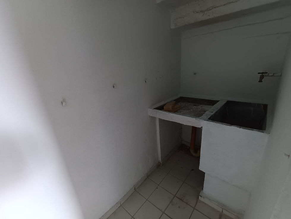 Miniatura: SE RENTA APTO CON LOCAL BARRIO ANTONIA SANTOS