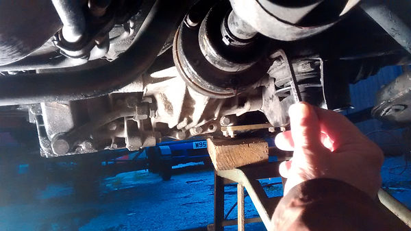 Lancia Delta propshaft removal
