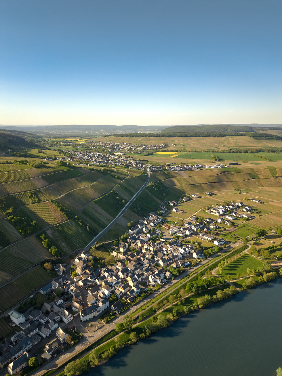 Osann-Monzel von Oben und Teile von der Mosel und Kesten