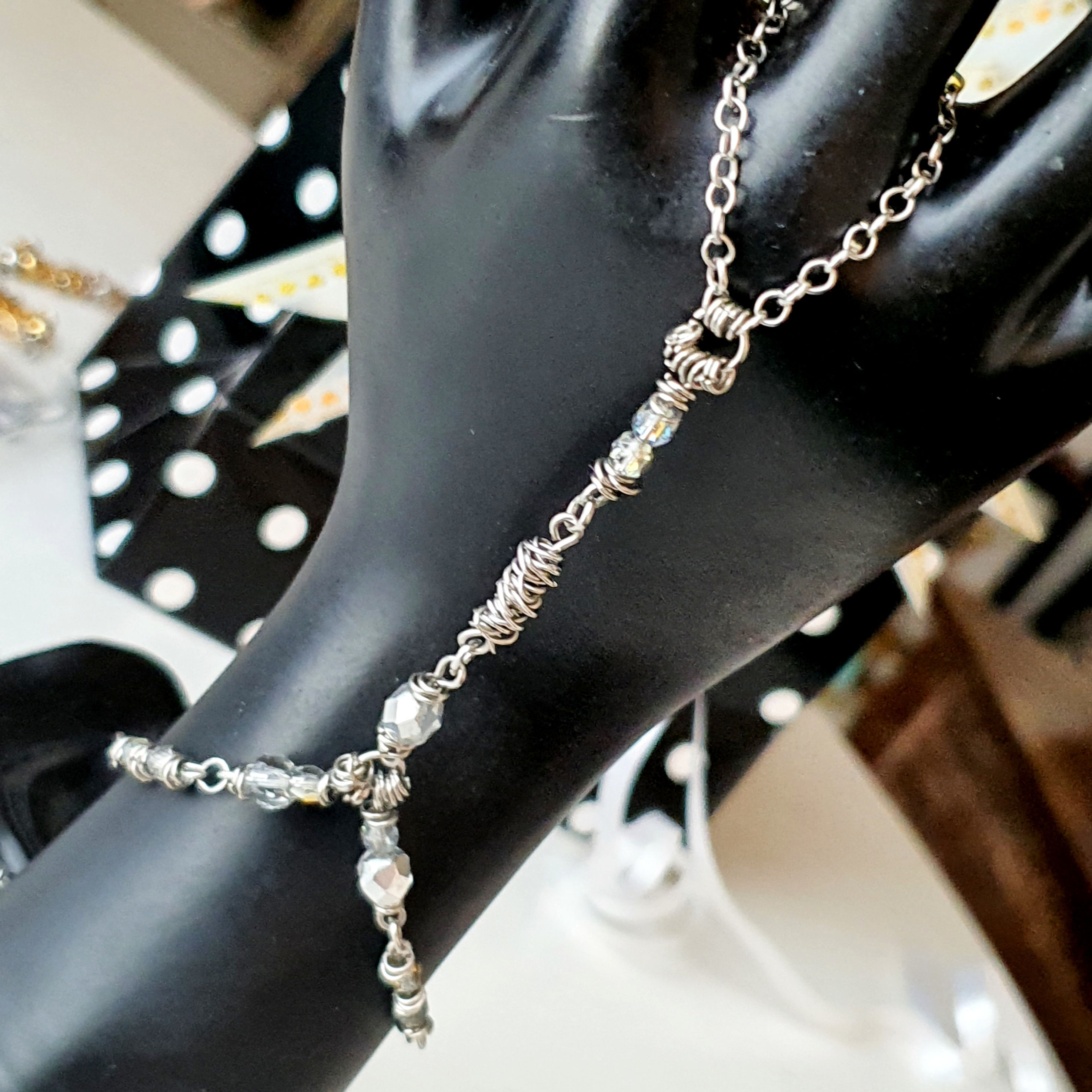 Pulseira tipo indiana em inox e cristais