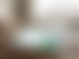 Piano di valorizzazione patrimoniale Mybo: tablet con dashboard finanziaria e ROI del 15%, chiavi e vista su Firenze. Gestione patrimoniale immobiliare.