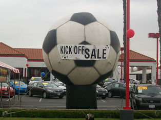 Balones inflables gigantes de fútbol