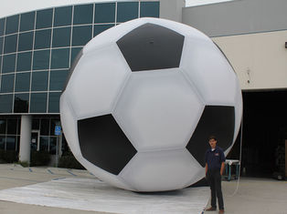 Replica de balón inflable clasico de fútbol 6m