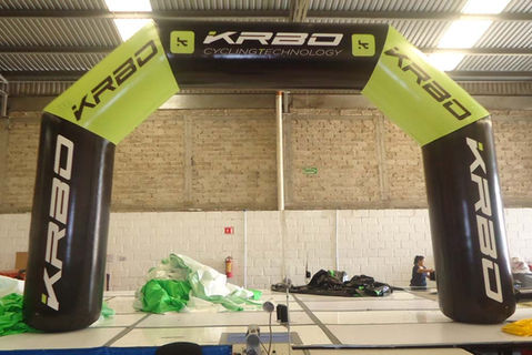 Arcos inflables brandeados para carrera ciclista KRBO