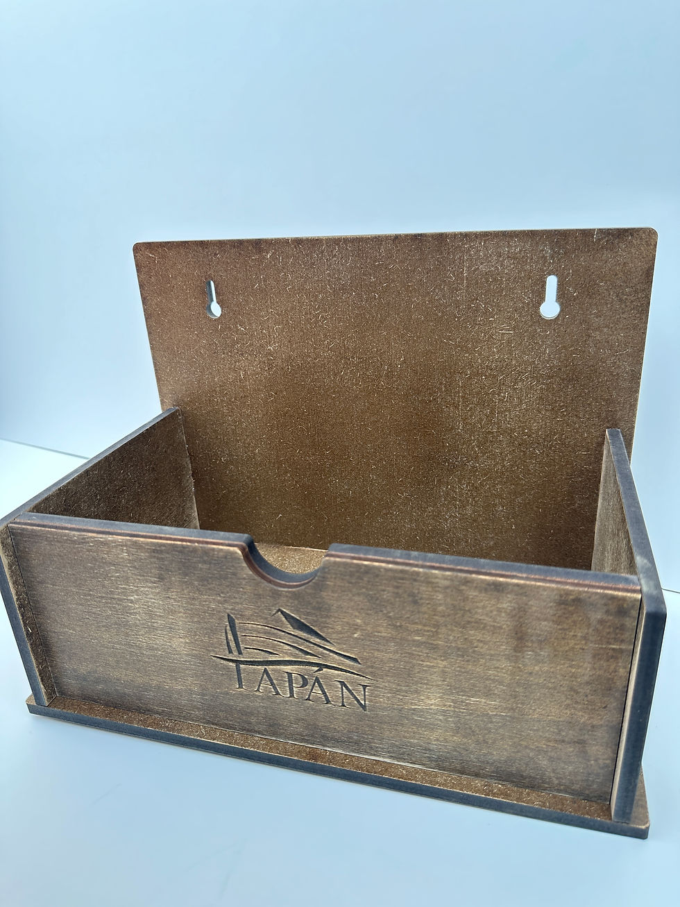Miniatura: Caja de madera con ranura y logotipo para uso en hostelería