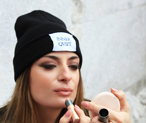 BLACK BEANIE // WHITE LABEL