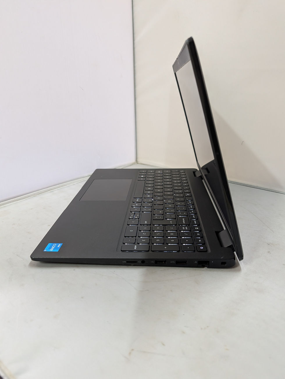 Thumbnail: Dell Latitude 3520