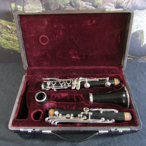 Conn Model 16 with Case thewedge