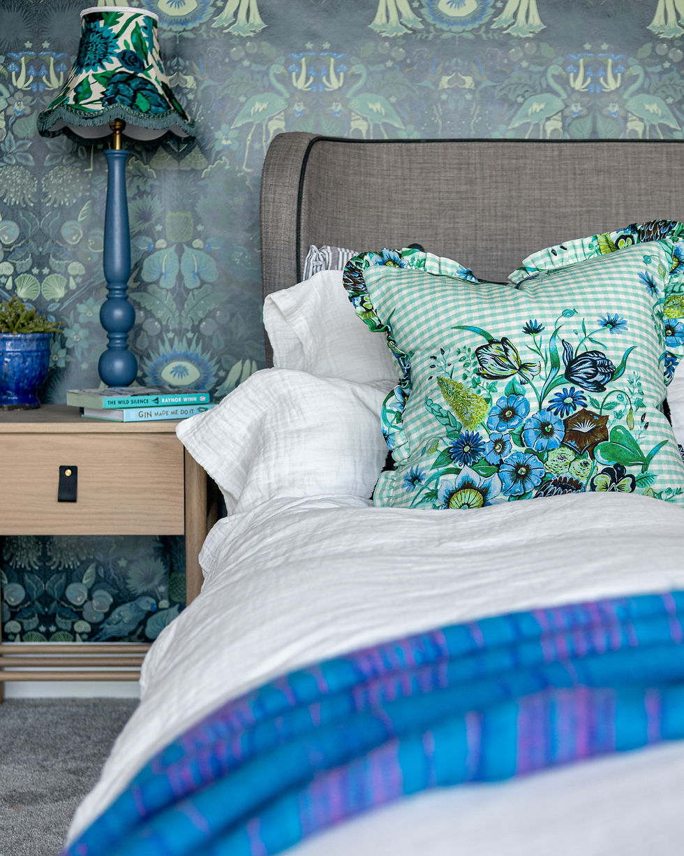 Thumbnail: Oasis Wallpaper in Indigo-Blue