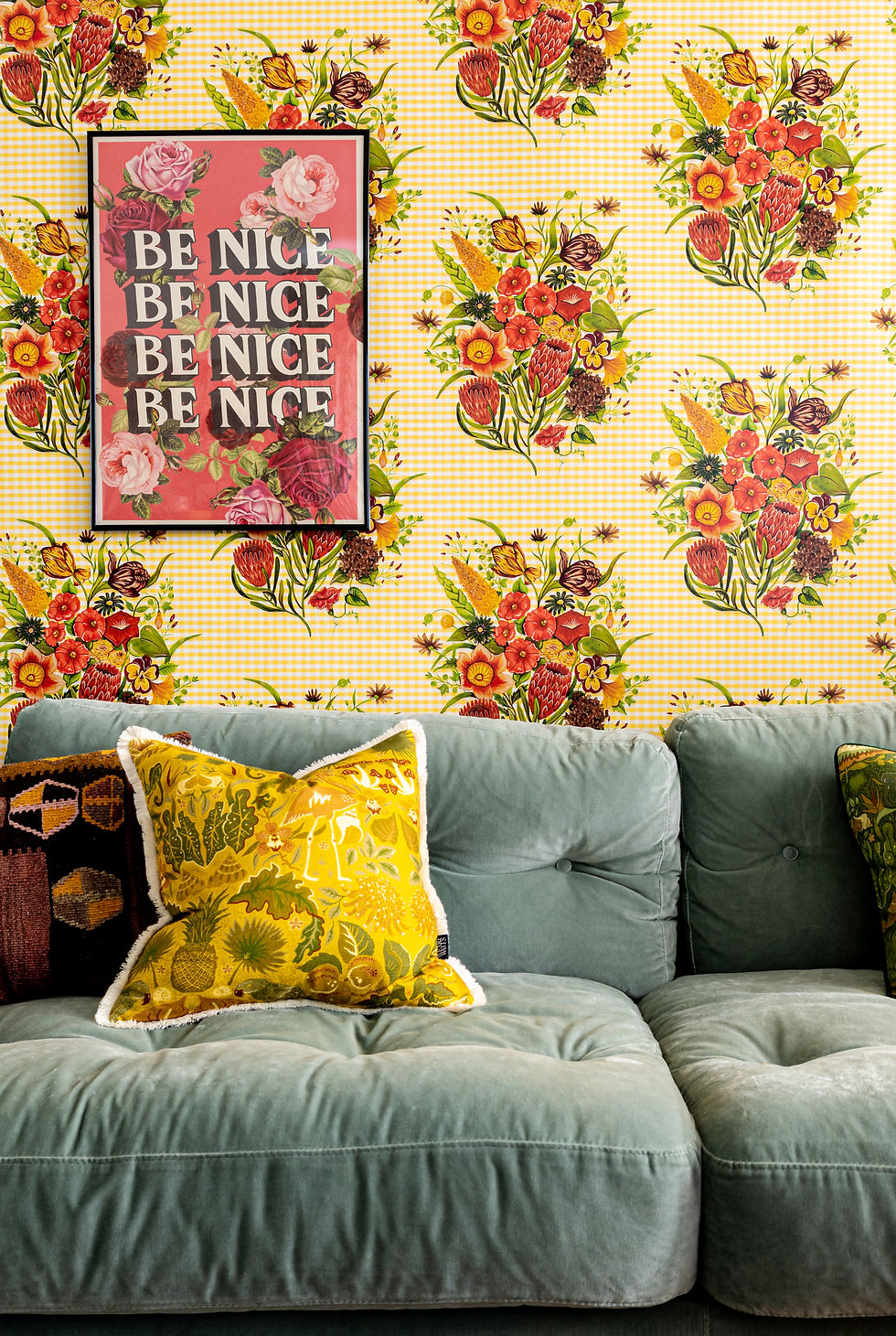 Miniature : Posy Wallpaper in Xanthe-Yellow Gingham