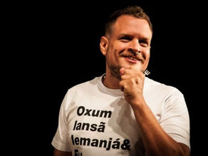 Humorista traz Stand Up Comedy que misturafé e histórias de humor