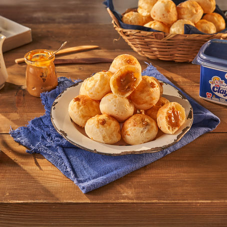 Dia do Pão de Queijo: Aprenda a fazer uma versão recheada com doce de leite do tradicional prato da culinária mineira