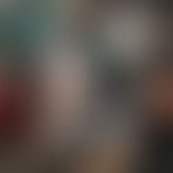 Bruna Marquezine chega de mototáxi no bar Jurema, no Rio de Janeiro