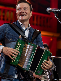 Michel Teló é atração desta sexta no Nosso Natal 2025, na Esplanada