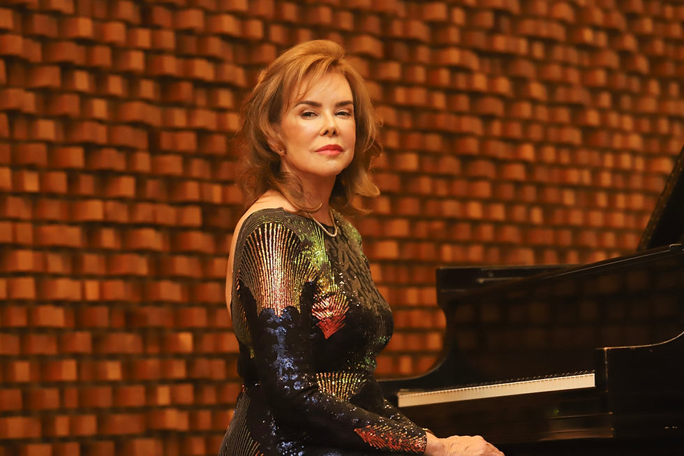 Após sucesso no Dia dos Namorados, Virginia Hogan apresenta Nuit D'Amour II com novas atrações