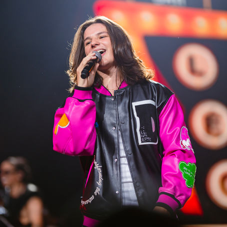 Léo Balbinotti lança "Foguetada" após trecho da música ganhar repercussão nas redes sociais