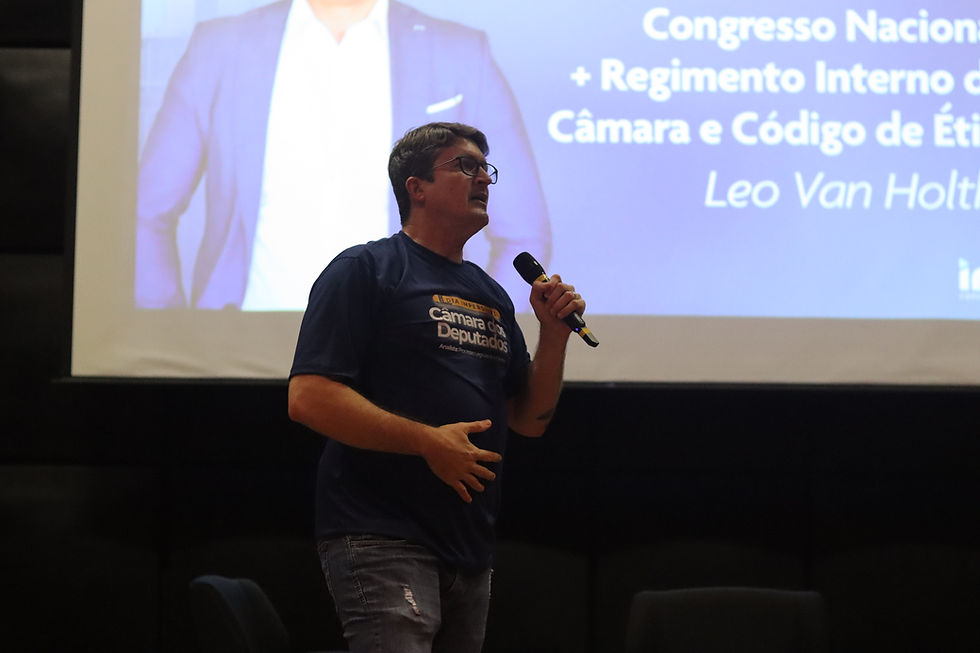 Concurso da Câmara dos Deputados exige preparação específica e equilíbrio entre diferentes áreas de conhecimento
