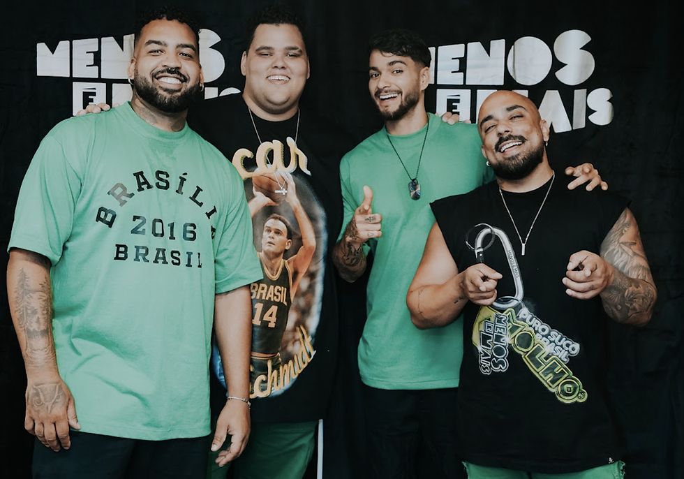 Grupo Menos é Mais, fenômeno do pagode, está de casa nova