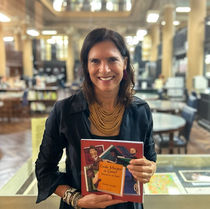 Escritora Daniela Chindler está em Brasília como finalista do Prêmio Vivaleitura 2026