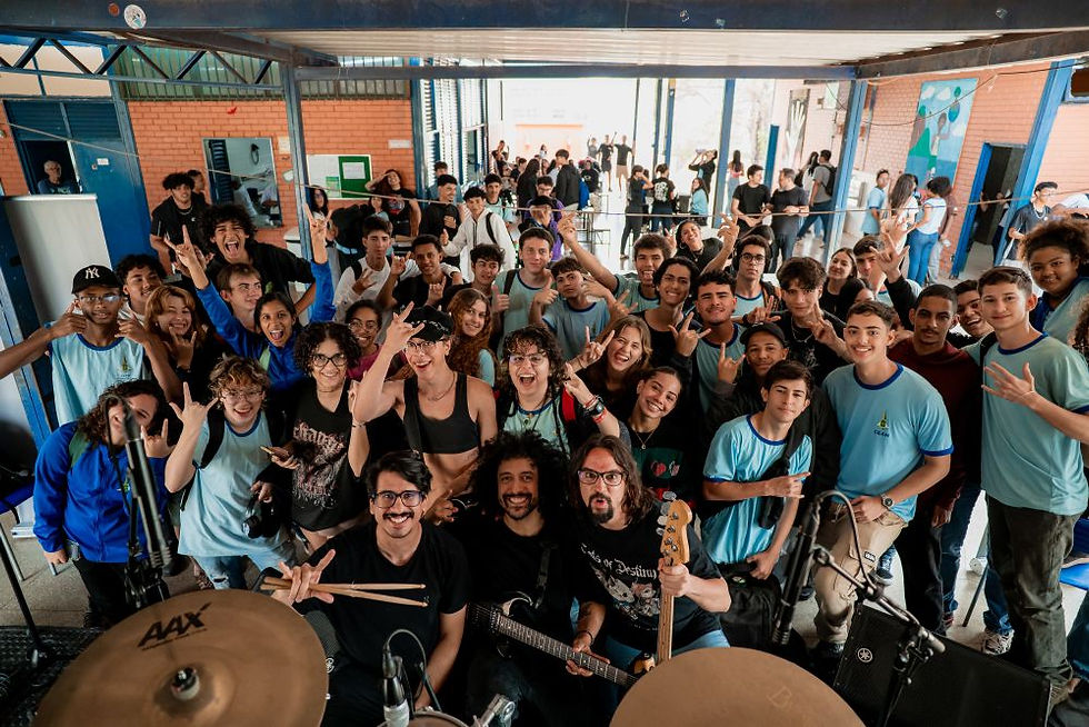 Projeto "Guitarra: a Voz do Rock" encerra formação com gravações em estúdio profissional, neste sábado (13)
