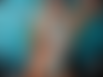 Nem a forte chuva atrapalhou a elegância e o samba no pé de Carla Prata durante ensaio técnico no sambódromo