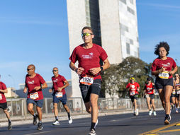 Corrida do Fogo 2026 aposta em memória, inclusão e experiência do atleta com fotos oficiais gratuitas
