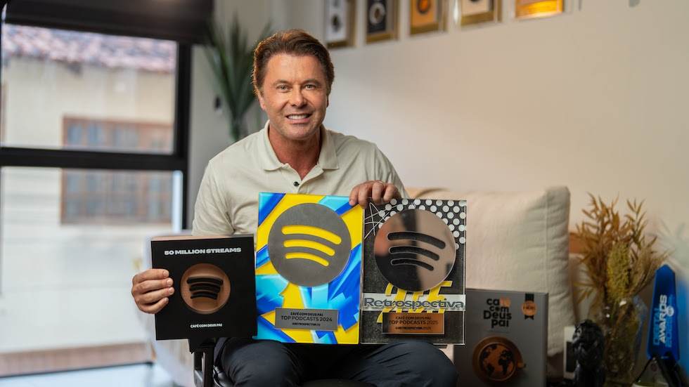 Podcast "Café com Deus Pai" ultrapassa 200 milhões de reproduções e alcança feito inédito