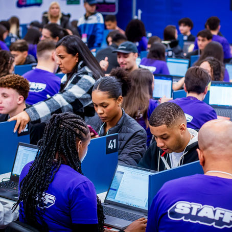 Quer ser efetivado no estágio? Empresas dizem que aprender e ter atitude importa mais do que saber tudo