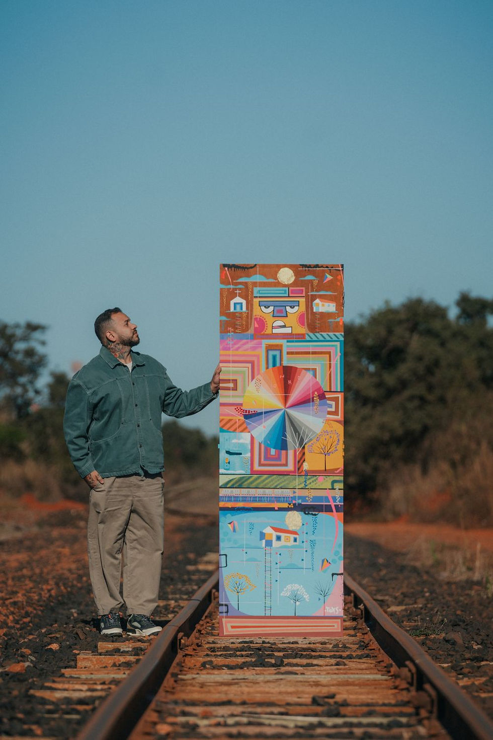 Daniel Toys apresenta nova fase artística em exposição inédita sobre memória e pertencimento em Brasília