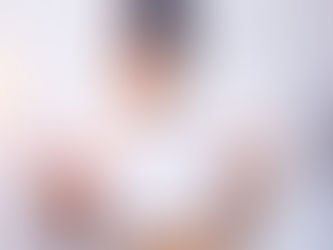 Atriz de filmes adultos abre conta na Privacy e fatura muito