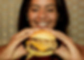 Take out e delivery: hamburguerias investem em promoções para o Dia Internacional das Mulheres