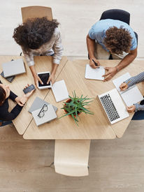 Trabalhar fora de casa sem gastar muito: como escolher espaços produtivos em Brasília