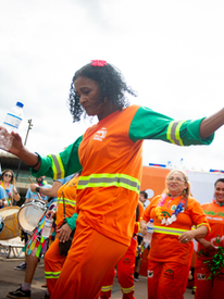 Bloco Vassourinhas de Brasília celebra o frevo, a cultura popular e o respeito às mulheres no Carnaval 2026