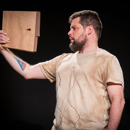 Ministério da Cultura e Grupo Bali apresentam o espetáculo “Livro-me” na Mostra Teatral de Brasília